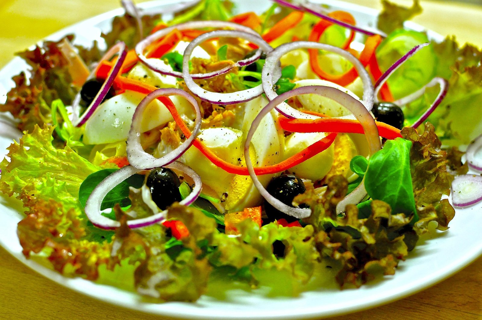brie and pear salad